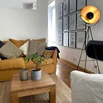 Studio Avec Terrasse !